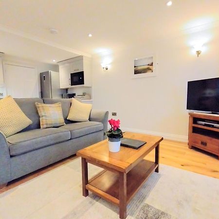 Beachcombers Apartments New Quay Extérieur photo