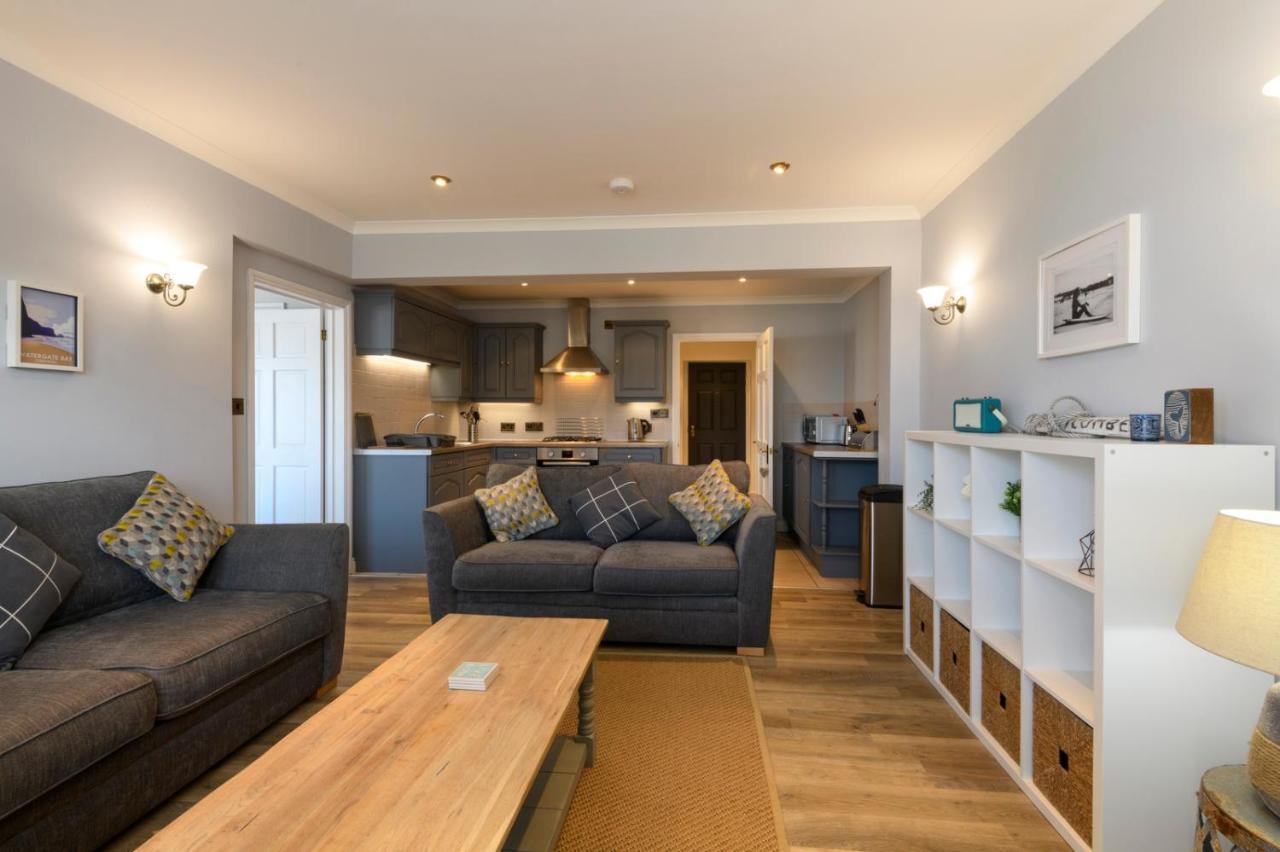 Beachcombers Apartments New Quay Extérieur photo