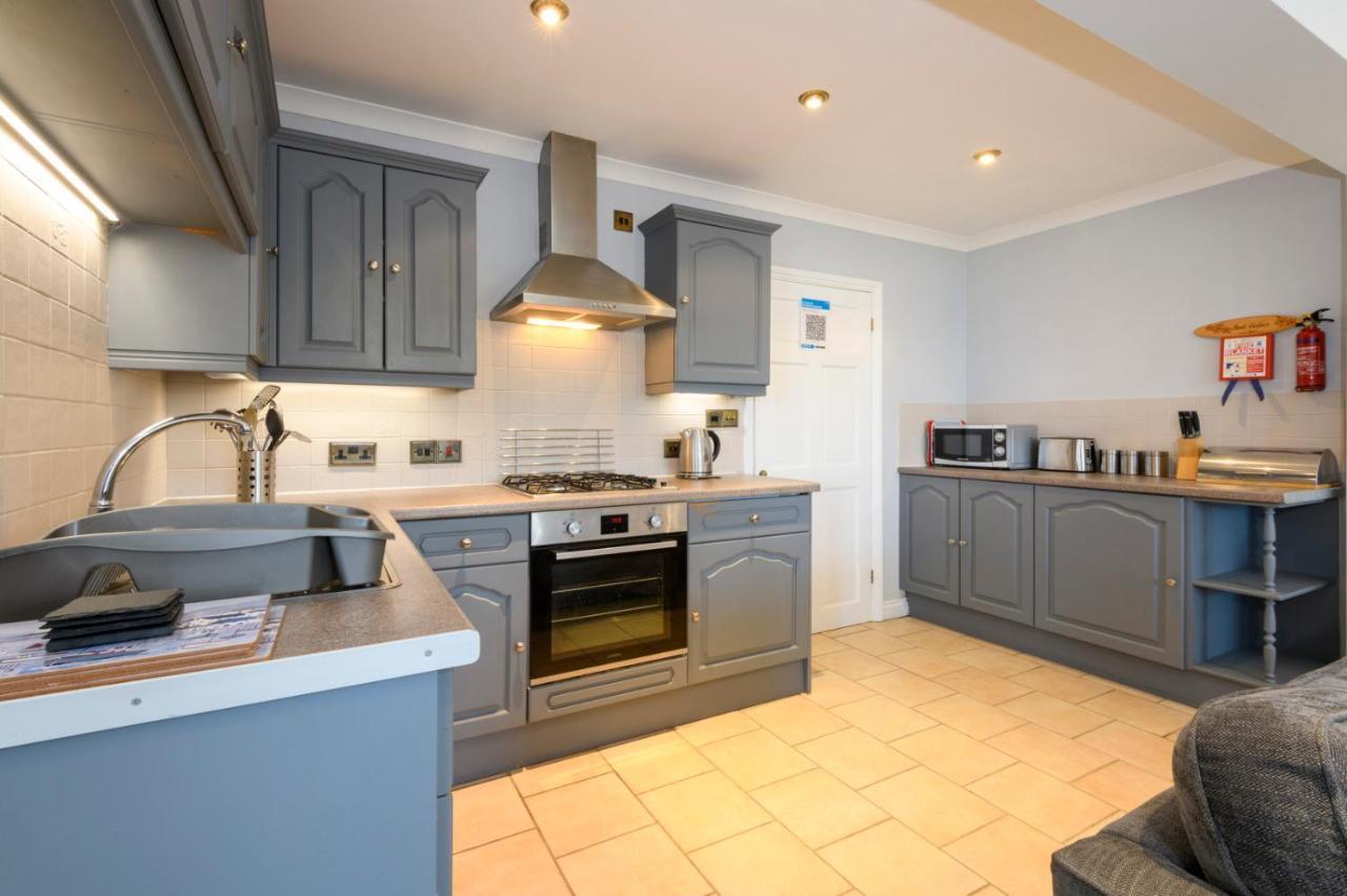 Beachcombers Apartments New Quay Extérieur photo