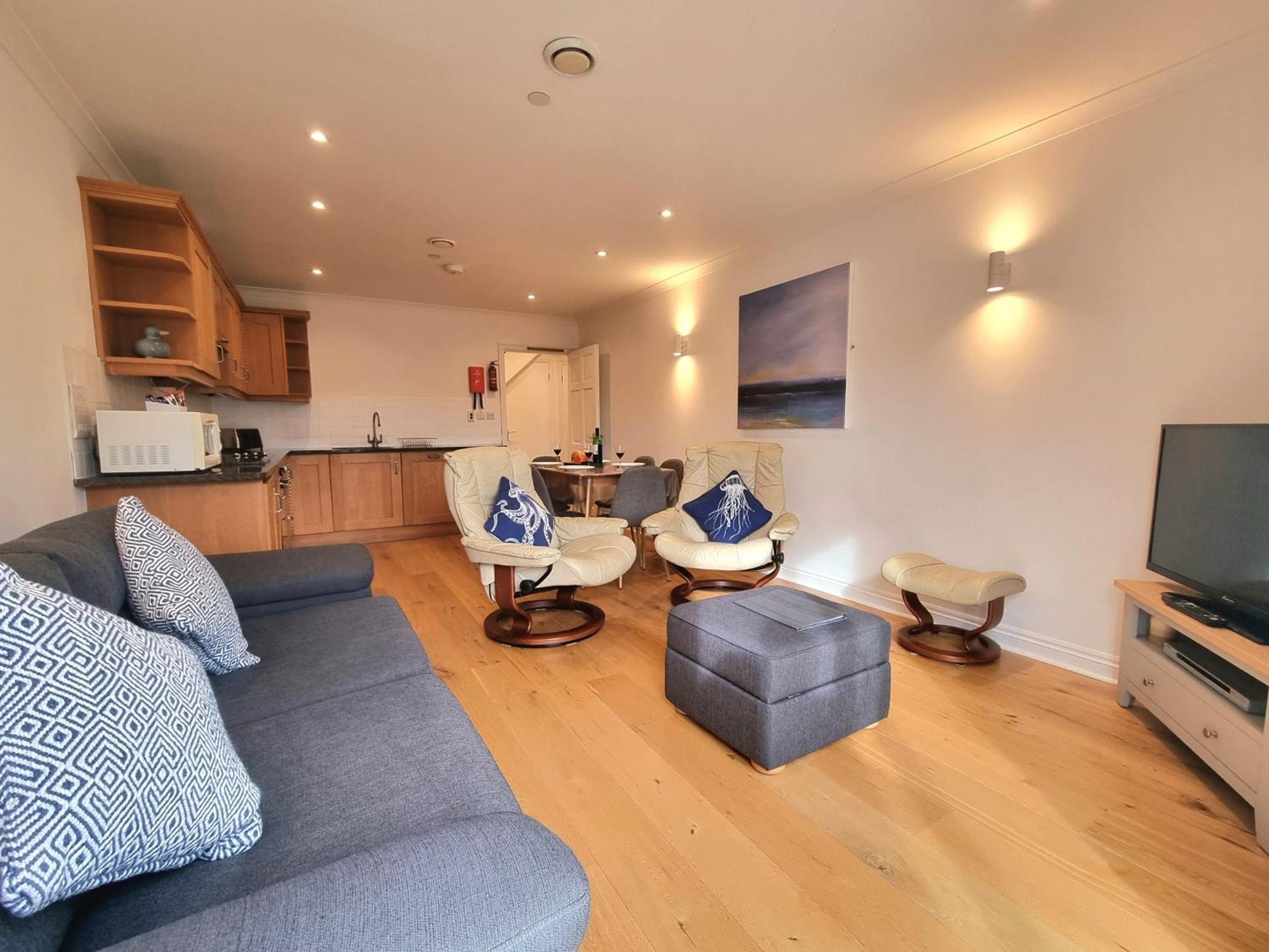 Beachcombers Apartments New Quay Extérieur photo