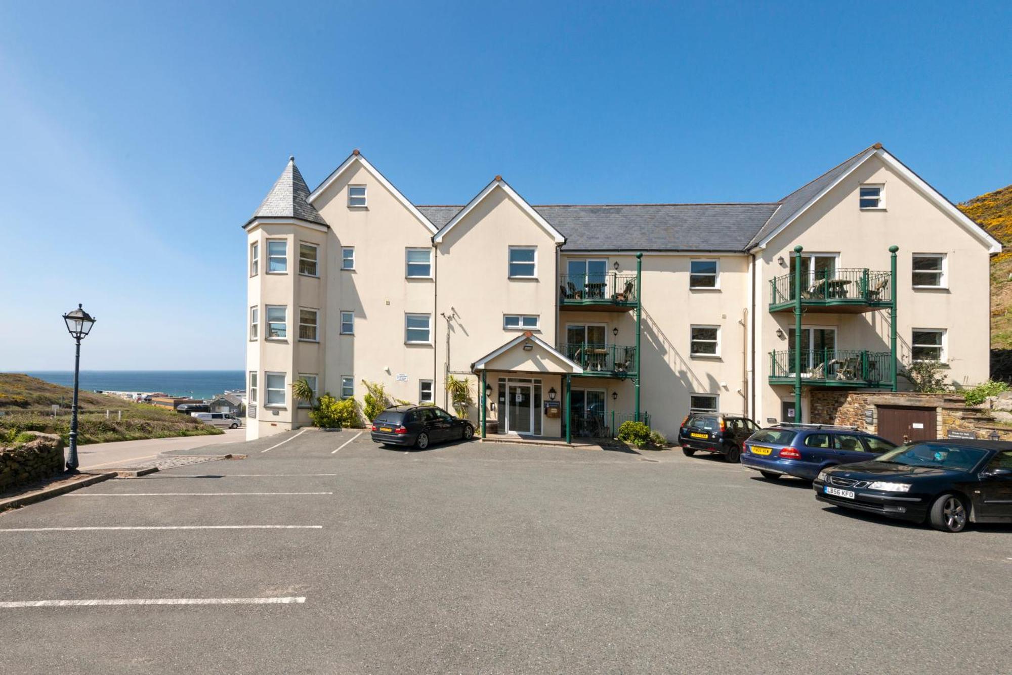 Beachcombers Apartments New Quay Extérieur photo