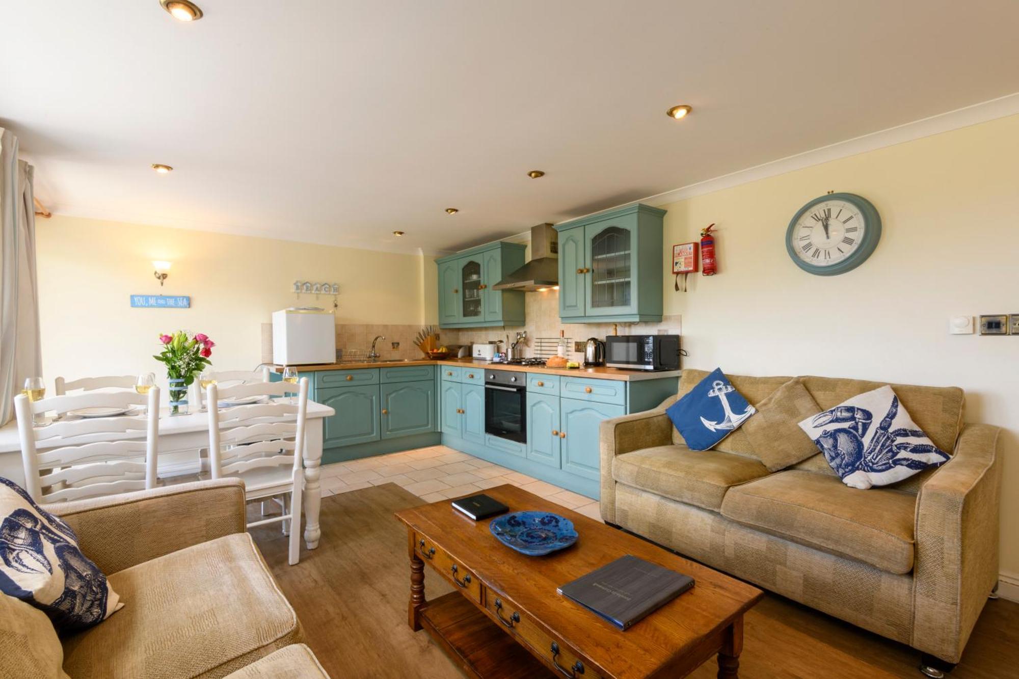 Beachcombers Apartments New Quay Extérieur photo