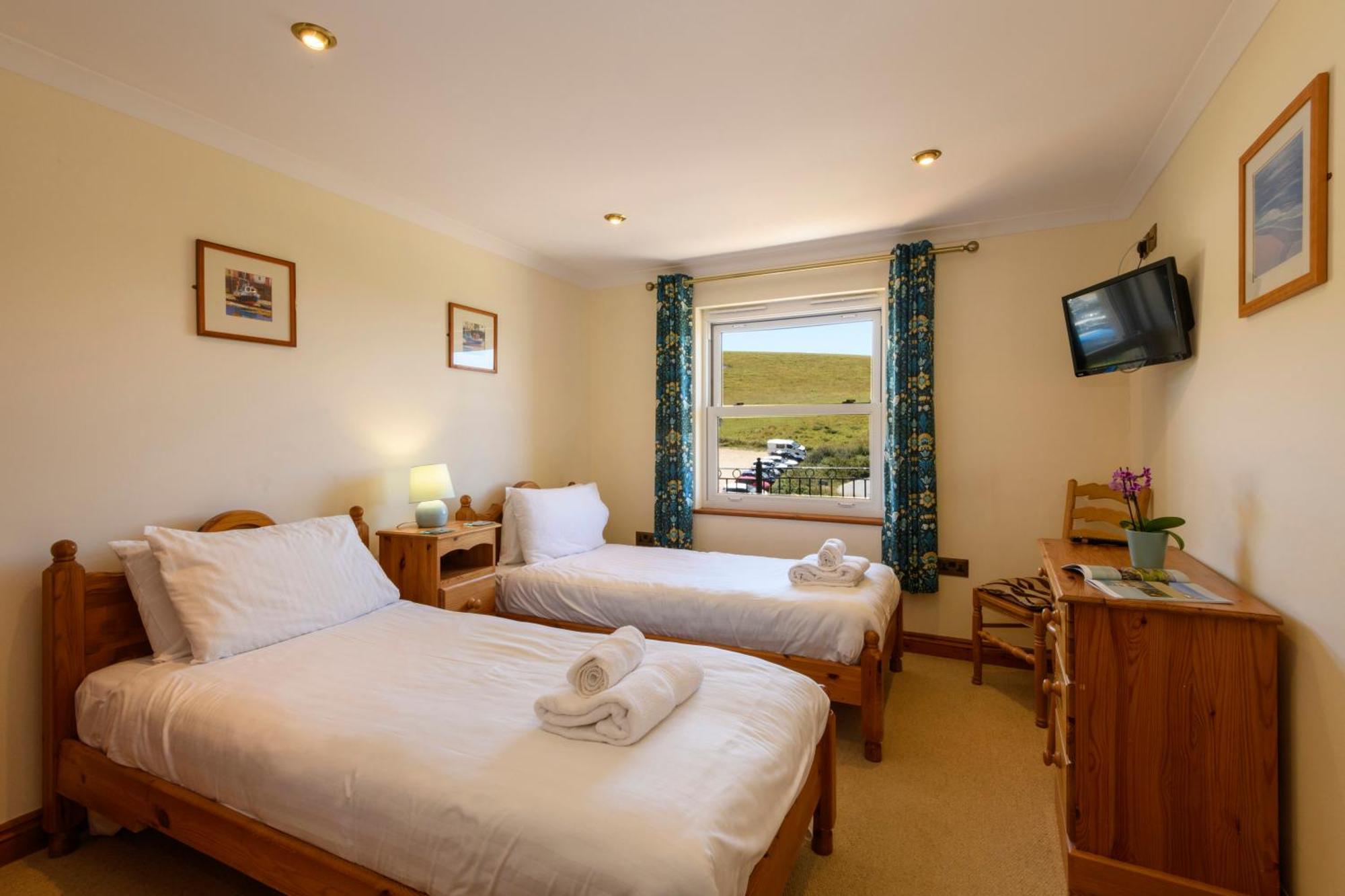 Beachcombers Apartments New Quay Extérieur photo