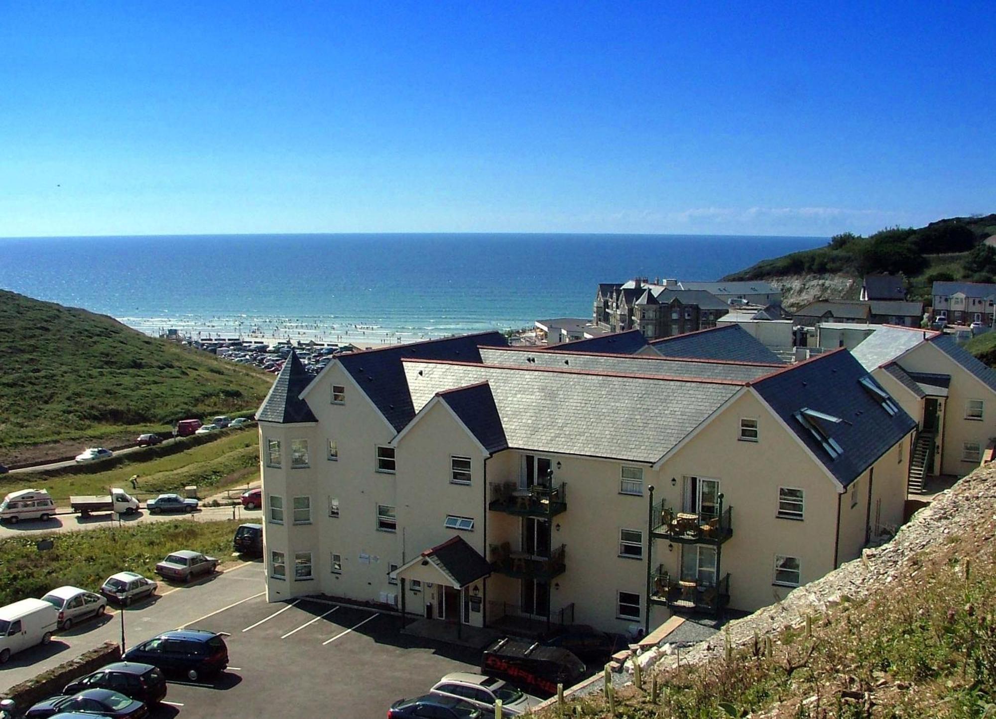 Beachcombers Apartments New Quay Extérieur photo