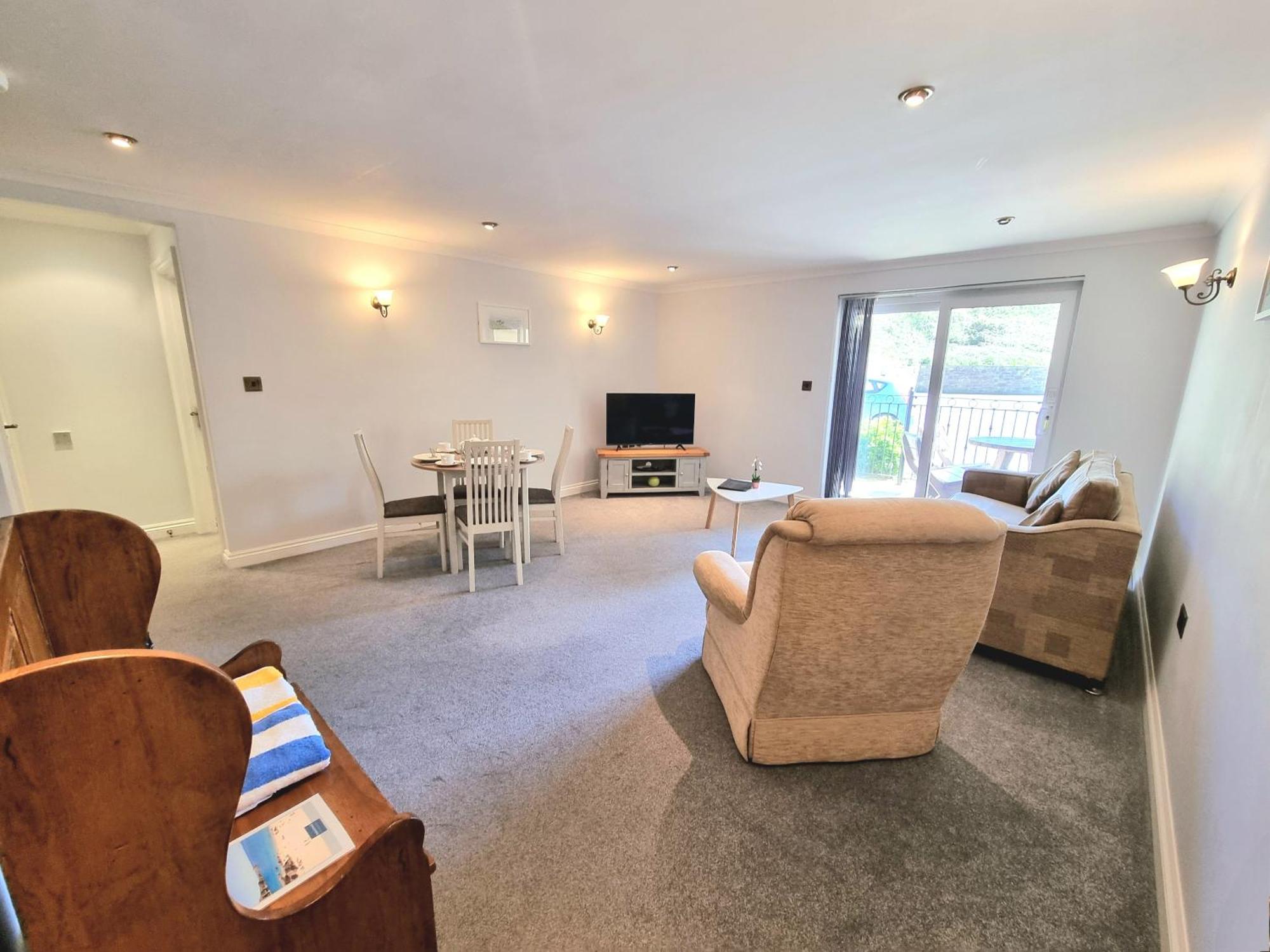 Beachcombers Apartments New Quay Extérieur photo