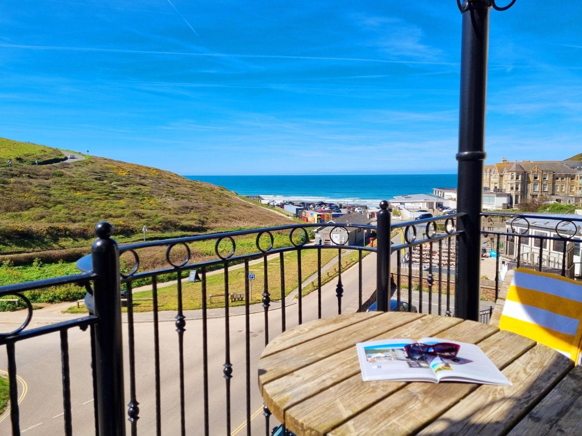 Beachcombers Apartments New Quay Extérieur photo