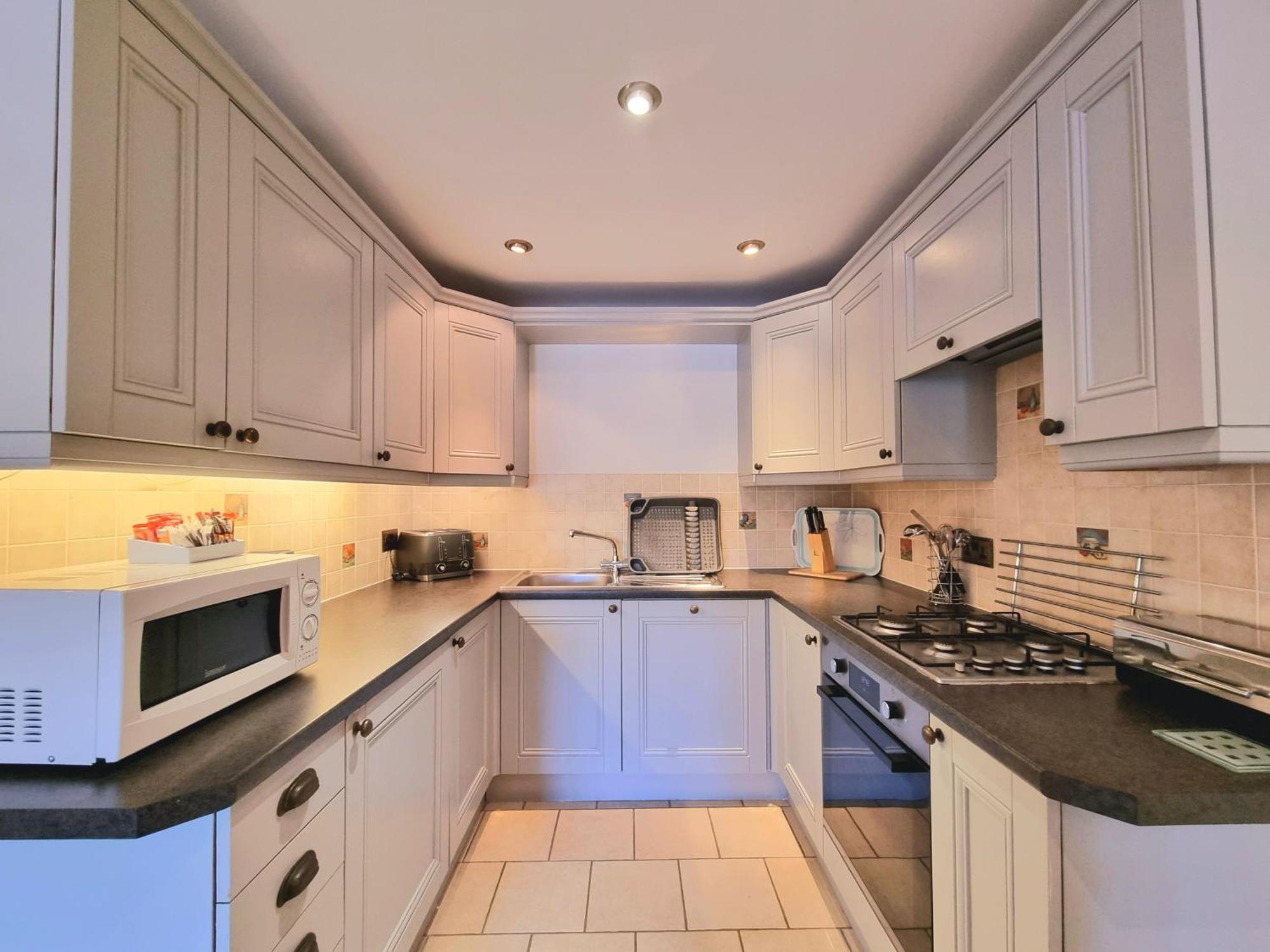 Beachcombers Apartments New Quay Extérieur photo