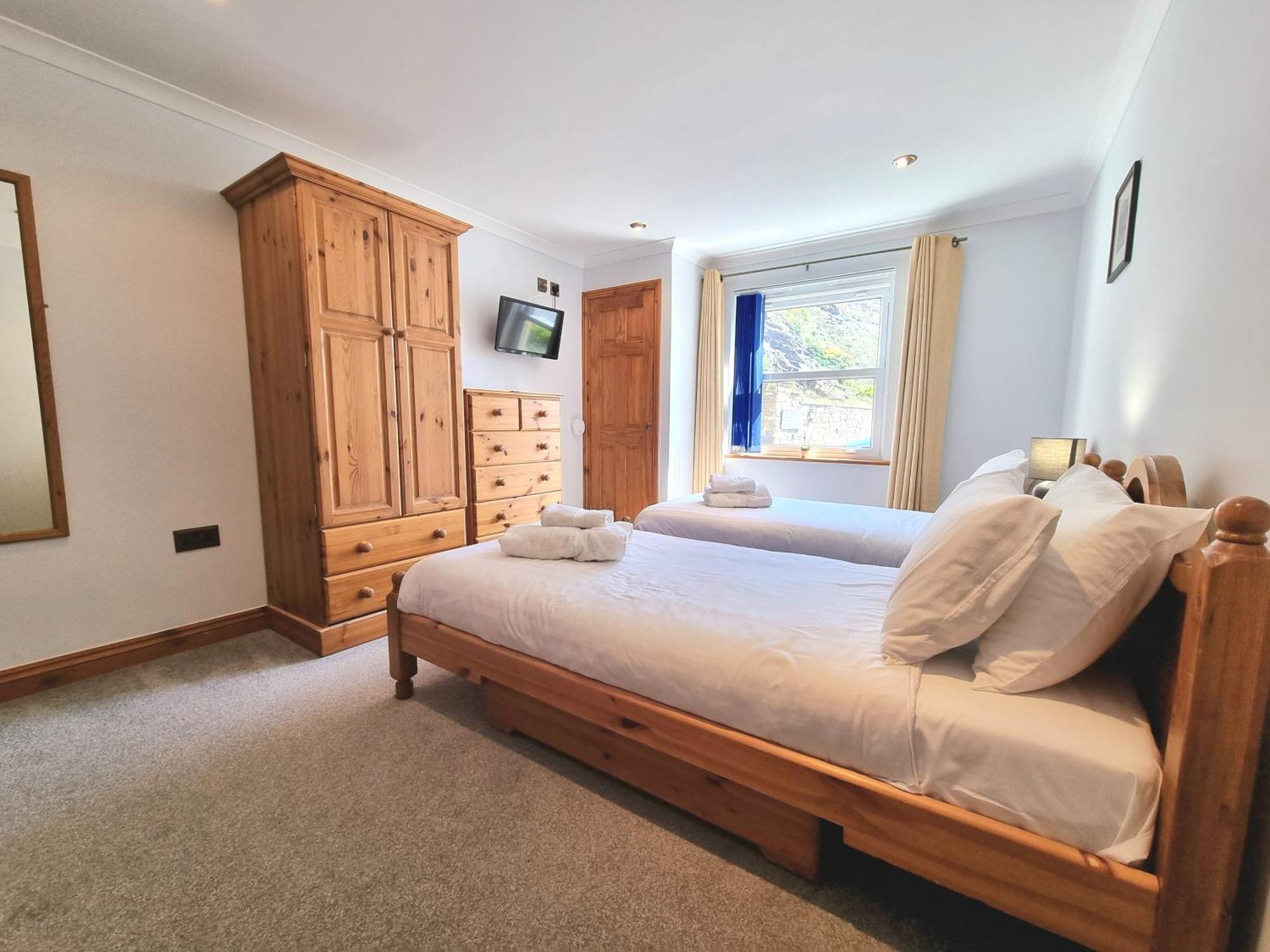 Beachcombers Apartments New Quay Extérieur photo