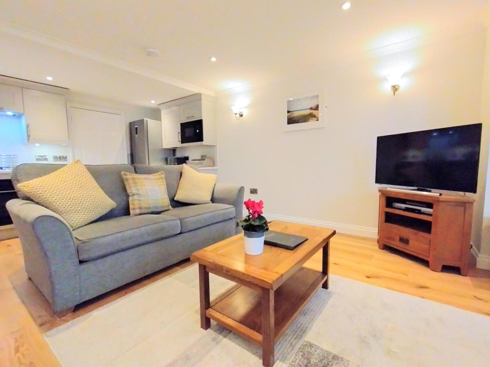 Beachcombers Apartments New Quay Extérieur photo
