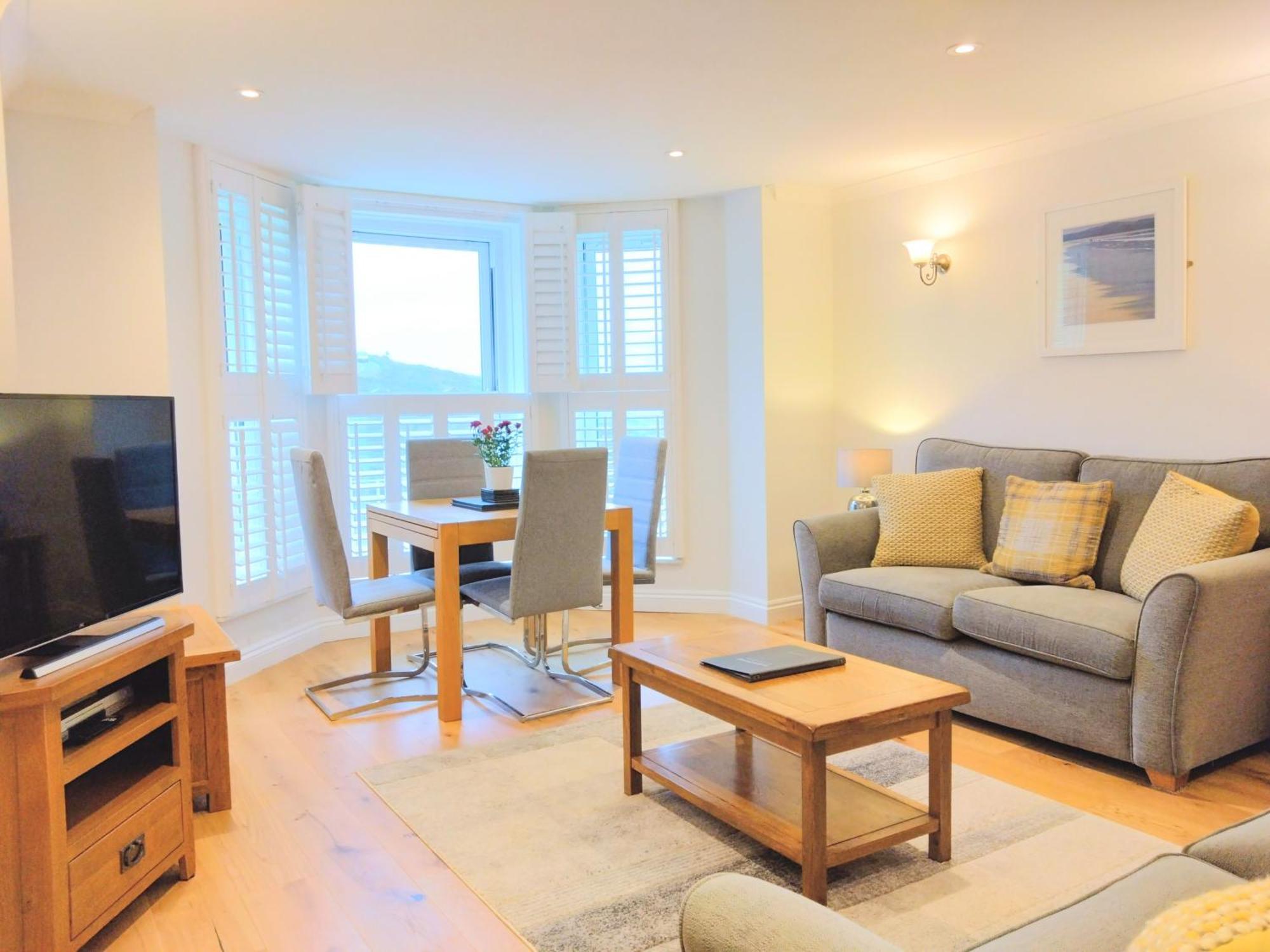 Beachcombers Apartments New Quay Extérieur photo